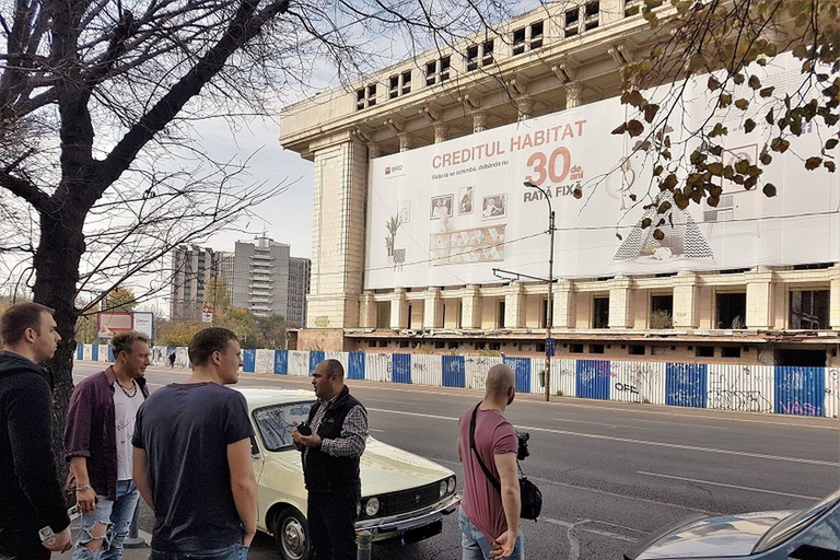 Bucarest: tour privado en coche comunista en un coche de época