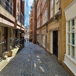 London: Hidden Alleyways & Secret Places Guided Walking Tour