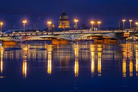 St. Petersburg: Drawbridges Night Cruise with Live Conсert