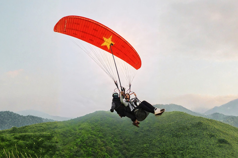 Fly Hanoi: Paragliding with Top Pilots & Roundtrip Transfer Gold package: Round-trip Transfer from Meeting Point