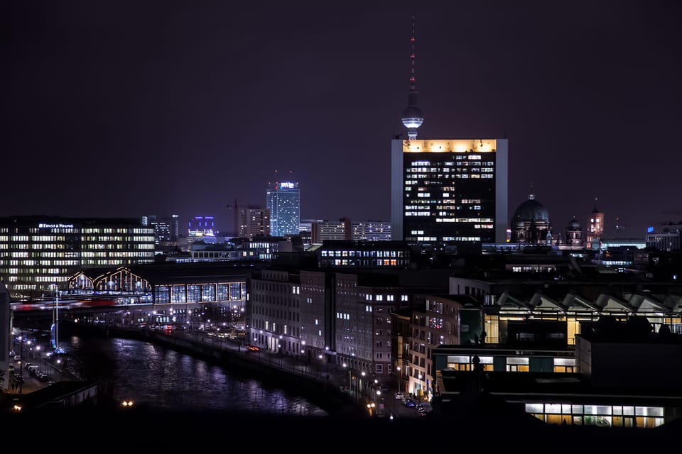 Berlin: Rooftop Lunch At The Reichstag's Käfer Restaurant | GetYourGuide