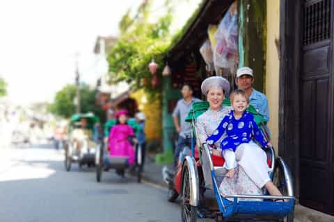Hoi An Cyclo Tour in Vietnamese Traditional Ao Dai