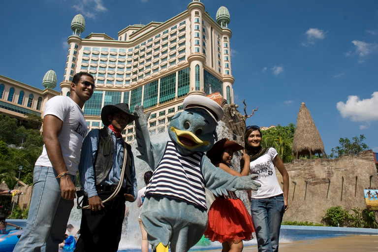 Sunway Lagoon: Ticket with Transfer from Kuala Lumpur