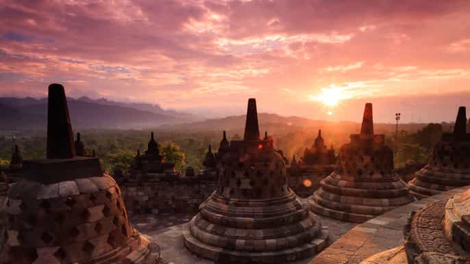 borobudur temple 1.5hour guided tour with admission ticket