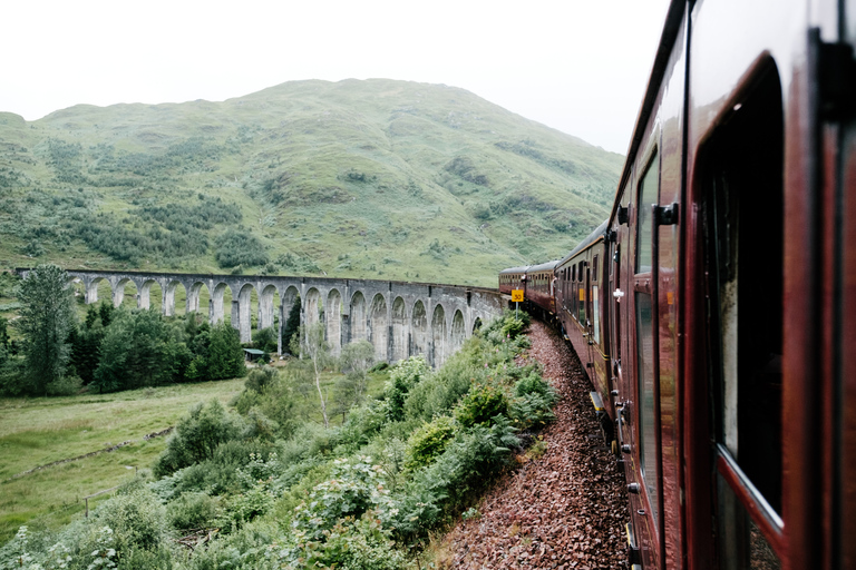 Saindo de Edimburgo: Excursão de 6 dias pela Ilha de Skye e Hébridas ExterioresAcomodação B&amp;B para duas pessoas com o trem a vapor Jacobite