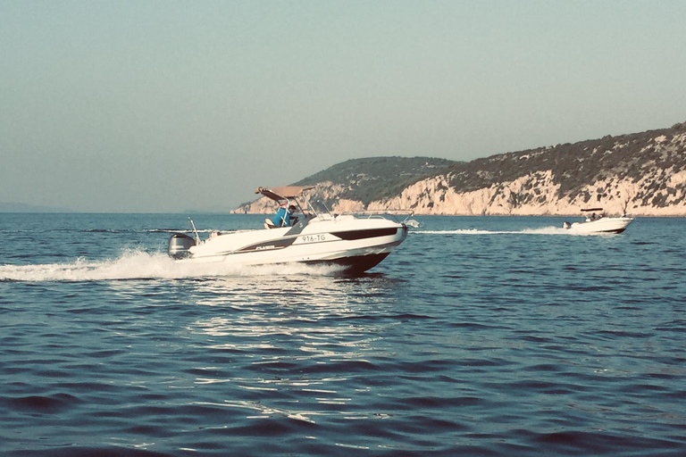 Speedboat Transfer from Hvar Town to Split Airport