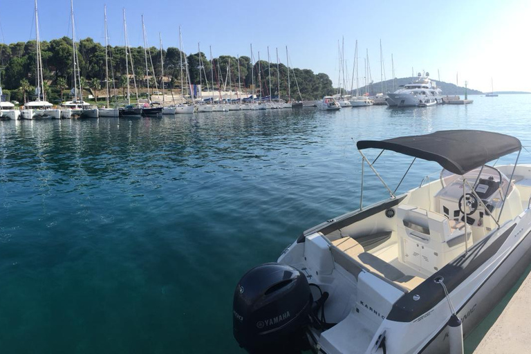 Speedboat Transfer from Hvar Town to Split Airport