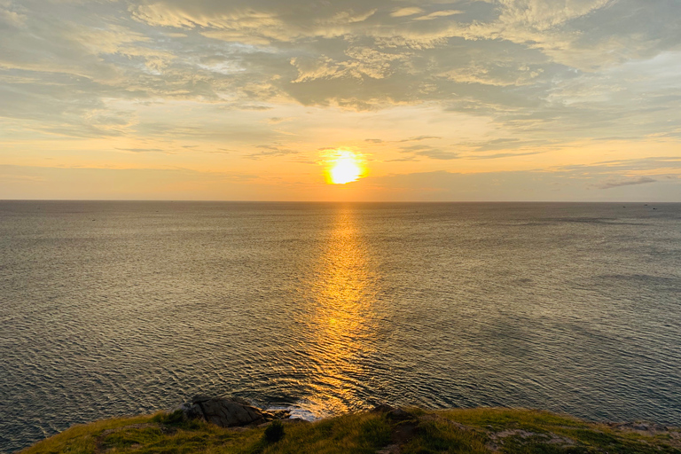Points de vue de Phuket : Randonnée de 3 heures au coucher du soleil en petit groupePhuket : trek de 3 h au coucher du soleil en petit groupe