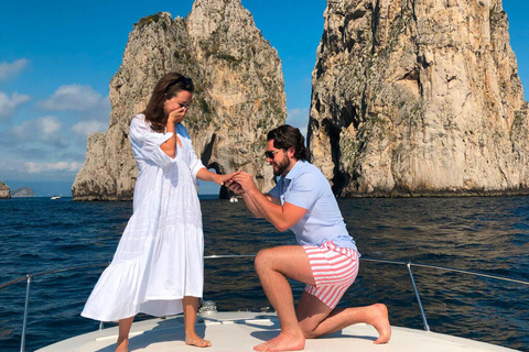 Amalfi Coast Boat Tour with Swimming and Drinks