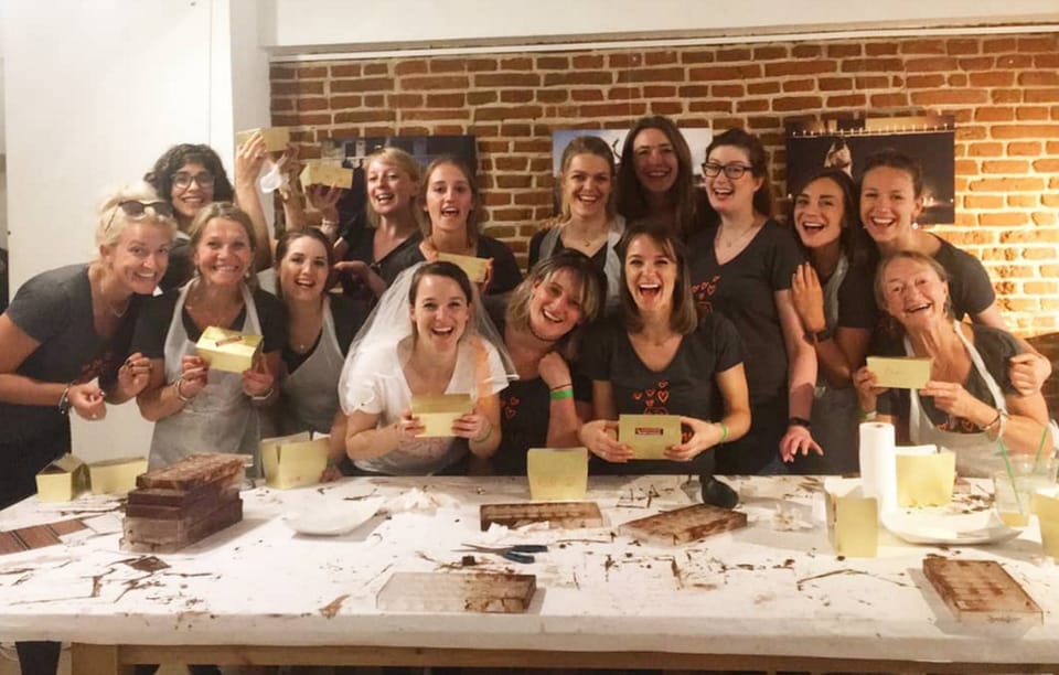 Bruxelles, laboratorio belga di fabbricazione del cioccolato di 2,5 ore - Hizvo