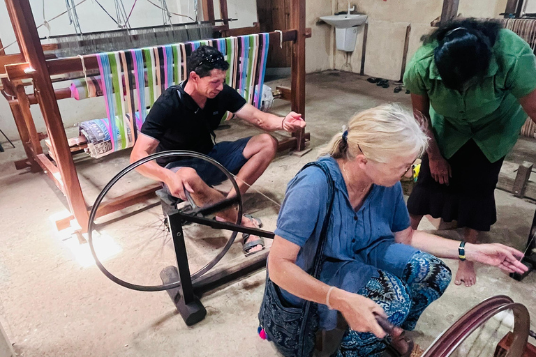 Unawatuna : Traditional Weaving Experience tour with Pickup