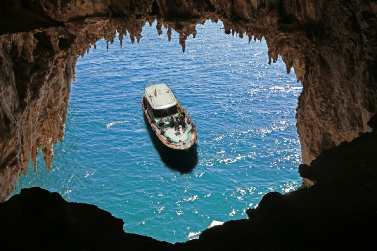 Au départ de Sorrente : Croisière d&#039;une journée à CapriDepuis Sorrente : croisière en bateau d&#039;une journée à Capri