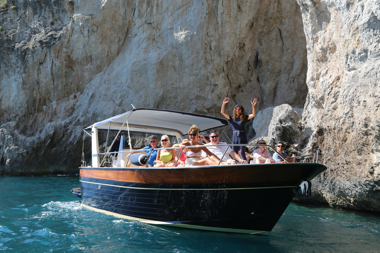 Från Sorrento: Heldags båtkryssning till CapriFrån Sorrento: Dagsutflykt med båt till Capri