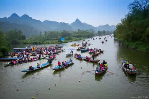 From Hanoi: Perfume Pagoda Full-Day Tour
