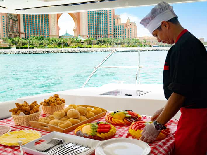 dubai marina yacht breakfast