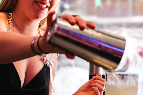 Albufeira: Cocktail Making Class and Karaoke Party with DJ