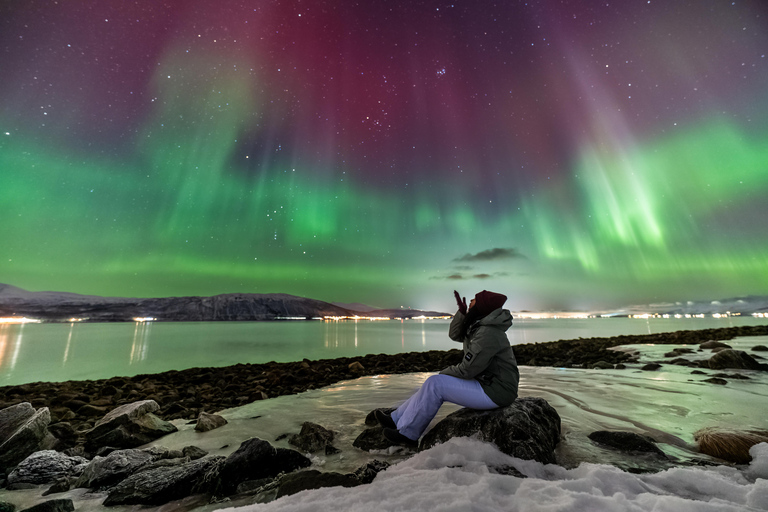 Tromsø: Northern Lights Tour (Max 8) Pickup + Finland