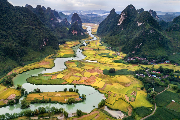 Hanoi till Ninh Binh med lyxig biltransport