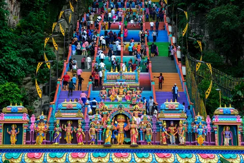 Kuala Lumpur: Private Batu Cave, National Mosque Tour, Lunch