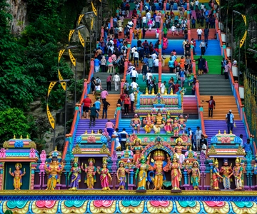 Kuala Lumpur: Private Batu Cave, National Mosque Tour, Lunch