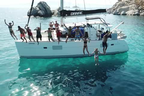 Naxos: Päiväristeily katamaraanilla lounaalla