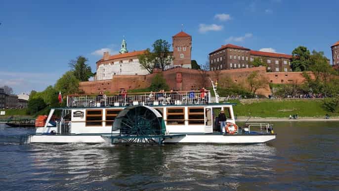 krakow sightseeing cruise by vistula river