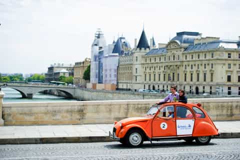 Paris: Romantic Private Tour by Night in a Classic 2CV