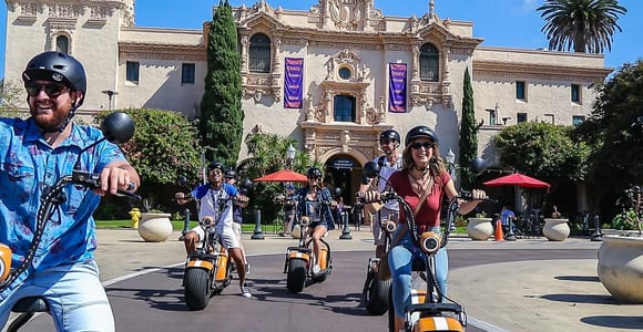 San Diego: Downtown und Gaslamp Loop Scooter Tour