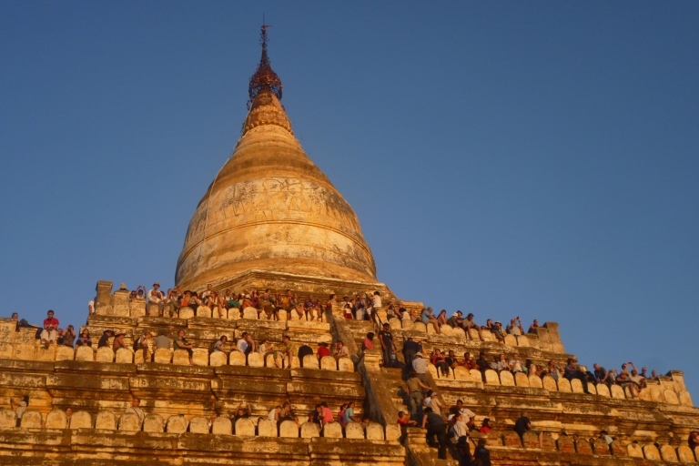 Bagan: diner bij zonsondergang in de uitkijktoren van Bagan