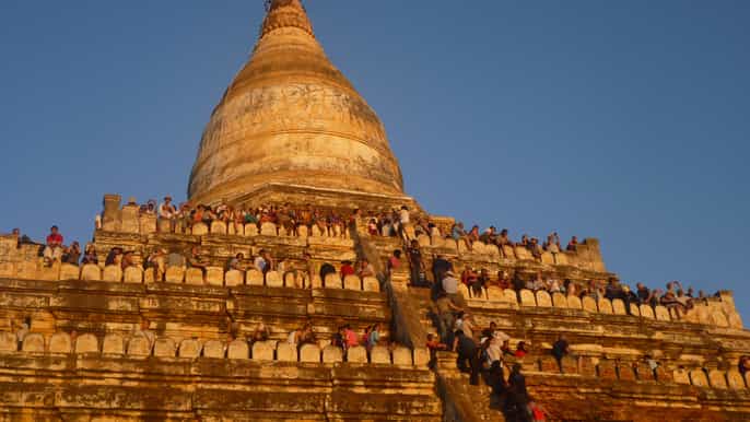 bagan sonnenuntergangsdinner im baganaussichtsturm