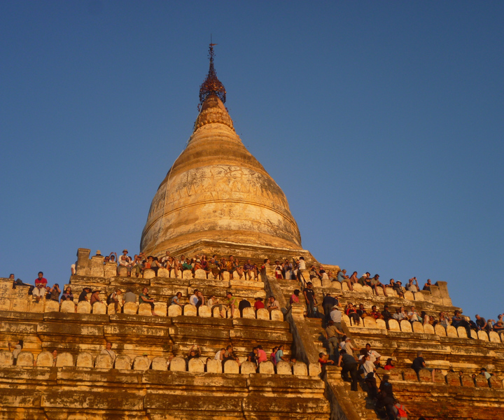 Bagan: Sunset Dinner at Bagan Viewing Tower