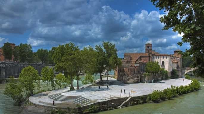 rome trastevere and jewish ghetto with italian aperitif