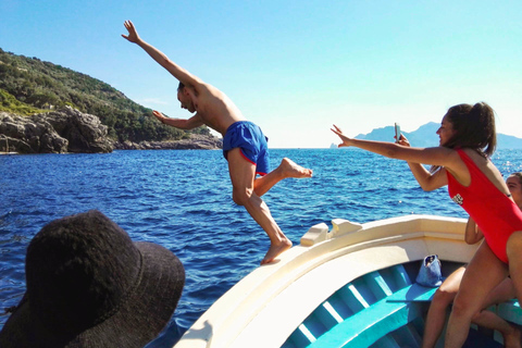 Sorrento: Fishing Experience to Capri with Lunch On Board