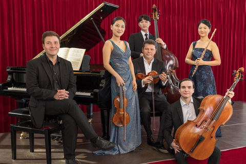 Stuttgart: Advent Concert in the Mozart Hall of the Liederhalle Stuttgart