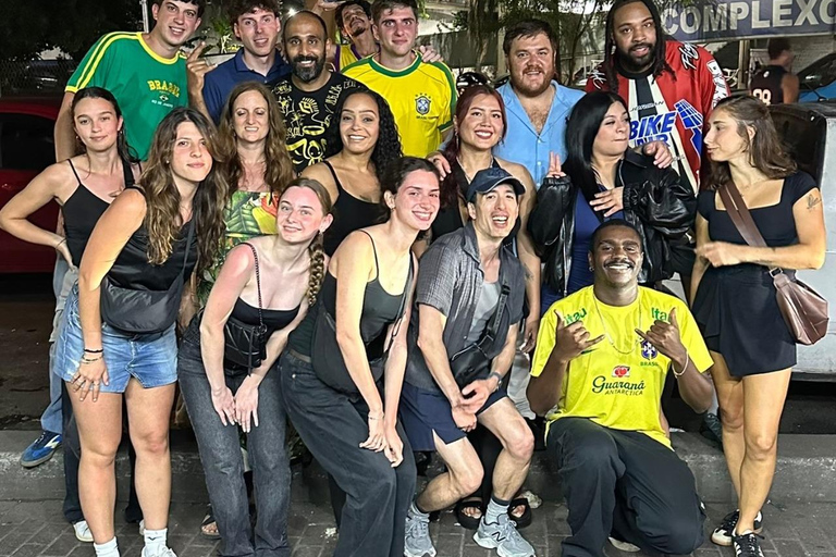 Pubcrawl & Real Favela Party in Rocinha with Locals