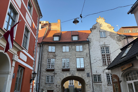 Riga: 2 in 1 - Old Town Walking Tour & Pub Crawl