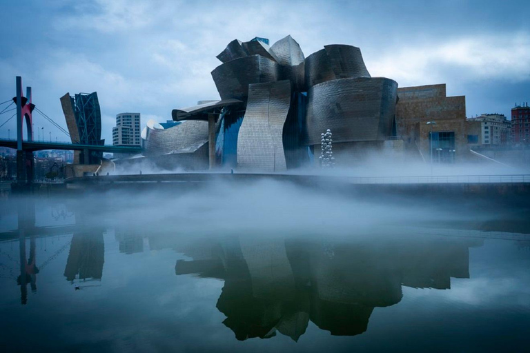 Bilbao: Walking and Bus Tour Guide. History & Architecture