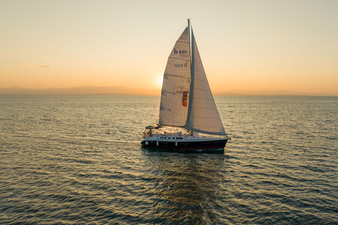 Puerto de Nea Michaniona: crucero al atardecer en la bahía de Tesalónica