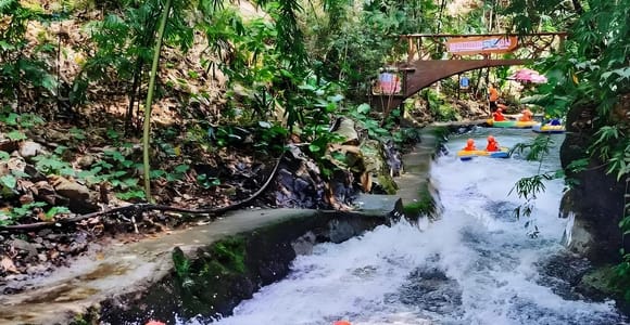 Gulong-Schlucht: Private Tagestour – Natur, Abenteuer & Aussicht