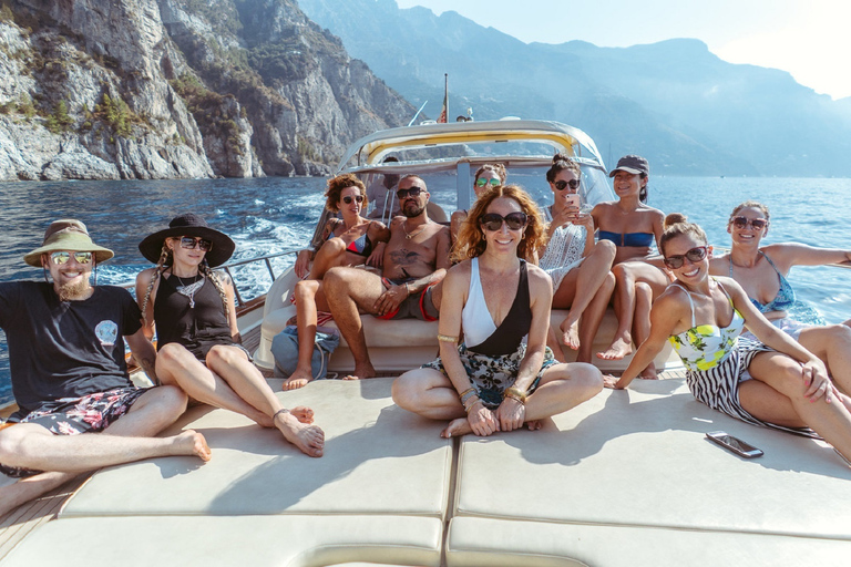 From Naples: Positano and Amalfi Boat Tour with DrinksTour in Spanish