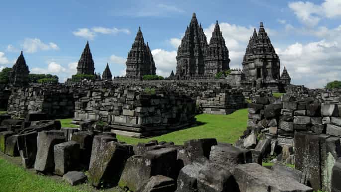 prambanan temple 1hour guided tour with admission ticket