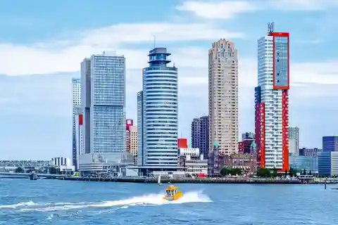 From Amsterdam: Guided Trip to Rotterdam, Delft & The Hague