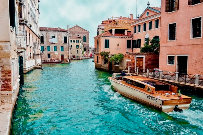 Private Experience Venice: Walking City & Boat Tour Tour with English Speaking Guide