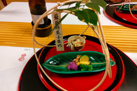 Kanazawa: Food Hopping from Ryotei Dinner to Local Bar