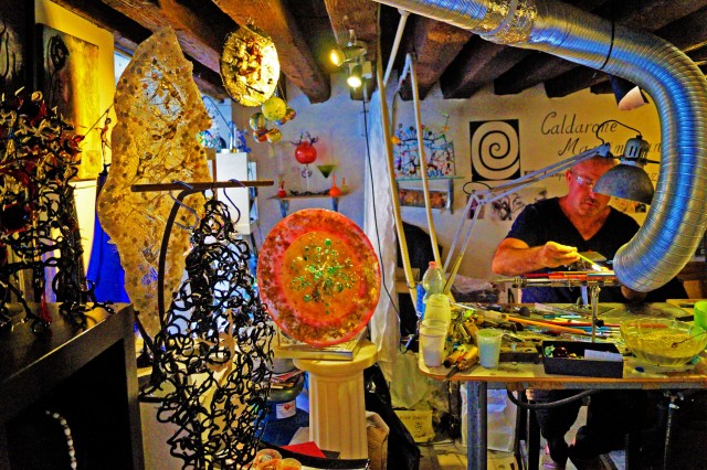 Visit Create Your Glass Artwork Private Lesson With Local Artisan in Veneza