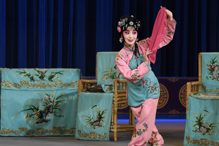 Peking: Pekingopera med lokal middag på Liyuan-teatern