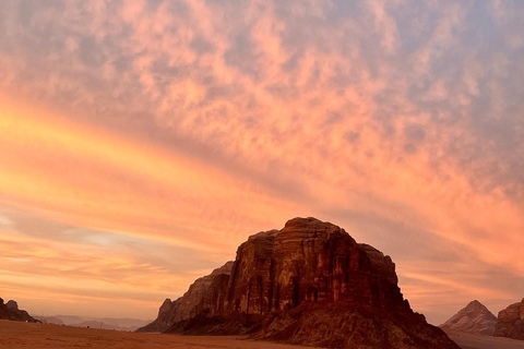 Wadi Rum: Private Luxury Cave Stay, Sunset Tour & Dinner