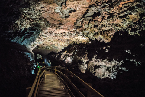 Reykjavik: excursão de 2 dias pelo oeste com Snæfellsnes e Silver CircleExcursão de 2 dias com cavernas de lava em Viðgelmir