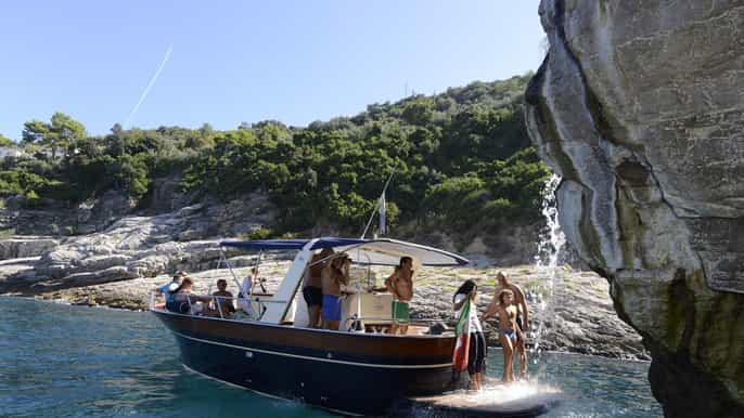 sorrento 2hour coast discovery boat tour with snorkelling