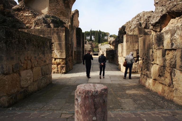 Italica Roman City Tour i XIV-wieczny średniowieczny klasztorWspólna wycieczka